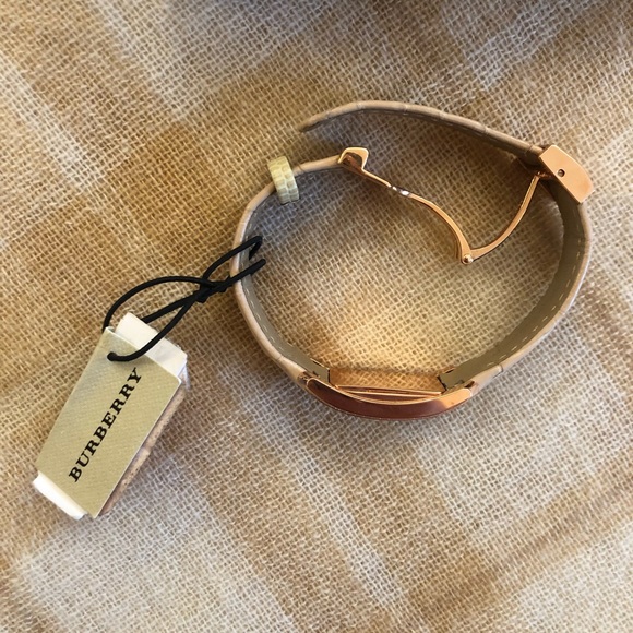 NWT Burberry Limited Edition Rose Gold & Diamonds - Picture 3 of 6